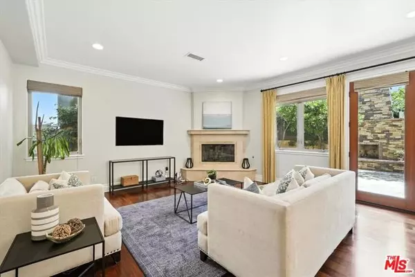 3200 Elm Avenue, Manhattan Beach, CA 90266