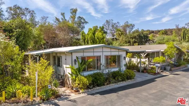 Calabasas, CA 91302,23777 Mulholland Highway #89