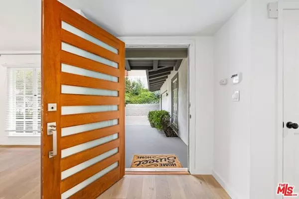 Los Angeles, CA 90046,7560 Devista Drive