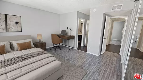 San Fernando, CA 91345,9928 Sepulveda Boulevard #5