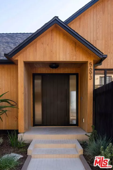 Los Angeles, CA 90068,5693 Spreading Oak Drive