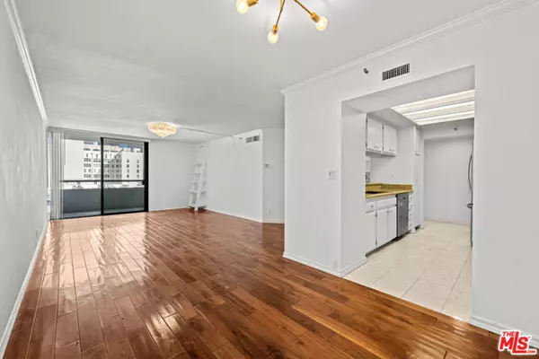 Los Angeles, CA 90015,600 W 9th Street #1206