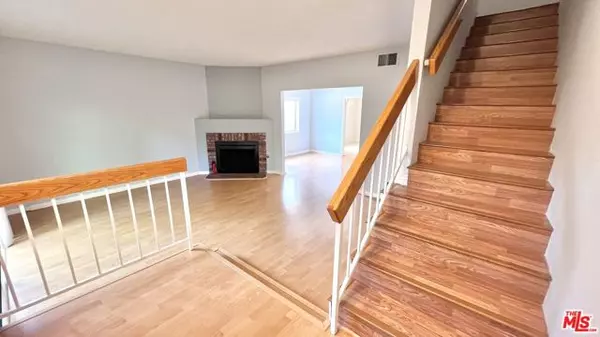 Van Nuys (los Angeles), CA 91405,15061 Sherman Way #A