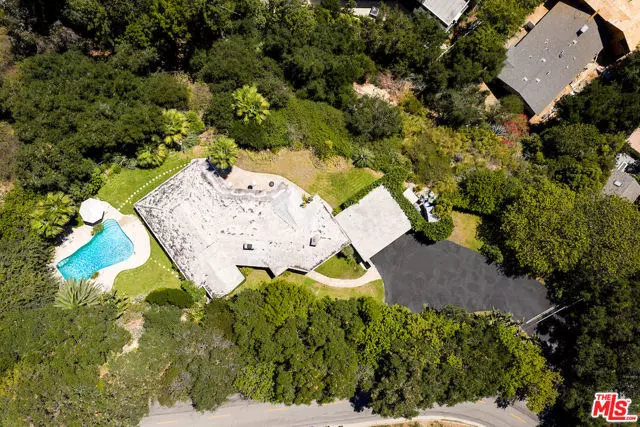 Los Angeles, CA 90049,11556 Bellagio Road