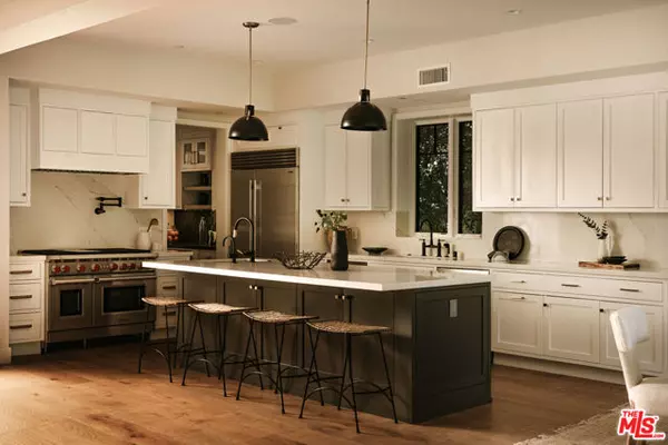 Pacific Palisades (los Angeles), CA 90272,16021 Northfield Street