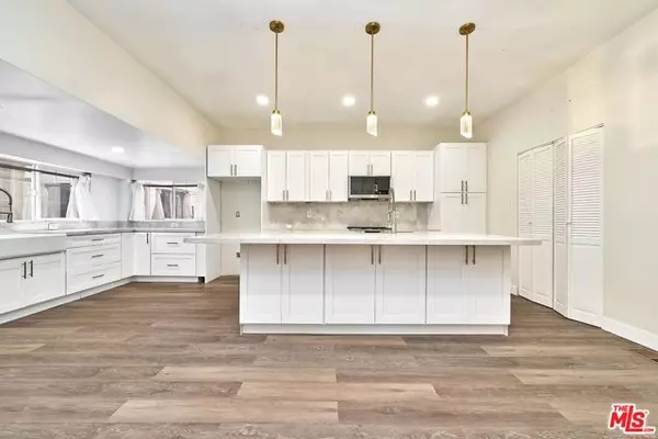 2619 Raymond Avenue, Los Angeles, CA 90007