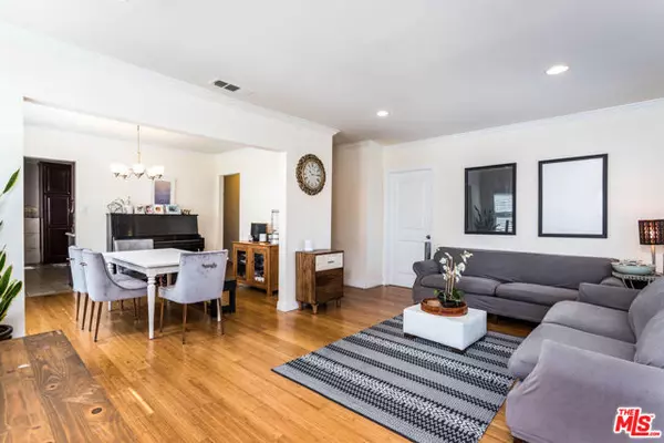 Los Angeles, CA 90004,4504 Maplewood Avenue