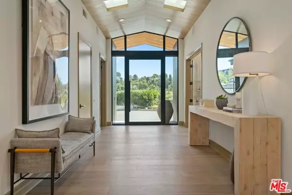 Beverly Hills, CA 90210,9153 Janice Place