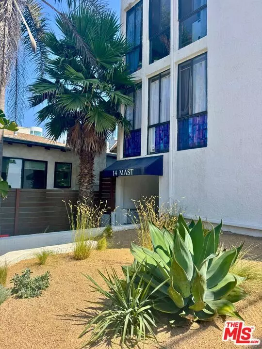 Marina Del Rey, CA 90292,14 Mast Street
