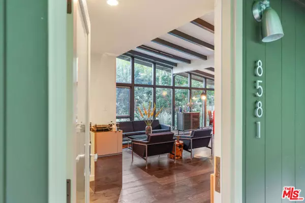 Los Angeles, CA 90046,8581 Appian Way