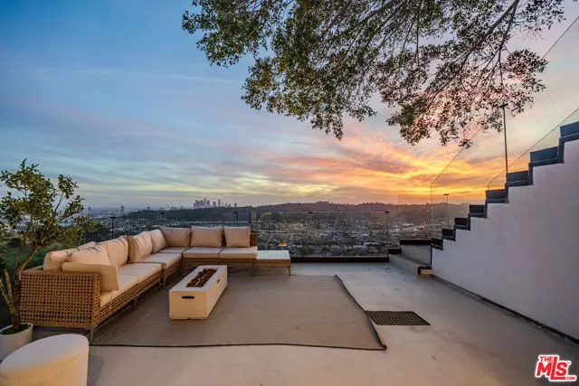 812 W Avenue 37, Los Angeles, CA 90065