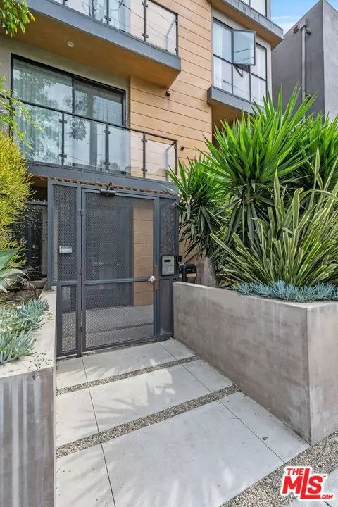 Los Angeles, CA 90025,11254 Mississippi Avenue