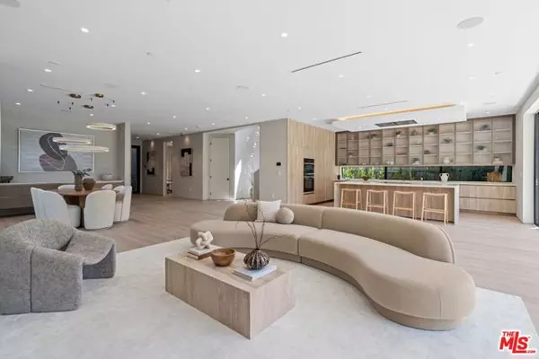 Los Angeles, CA 90048,6638 Lindenhurst Ave.