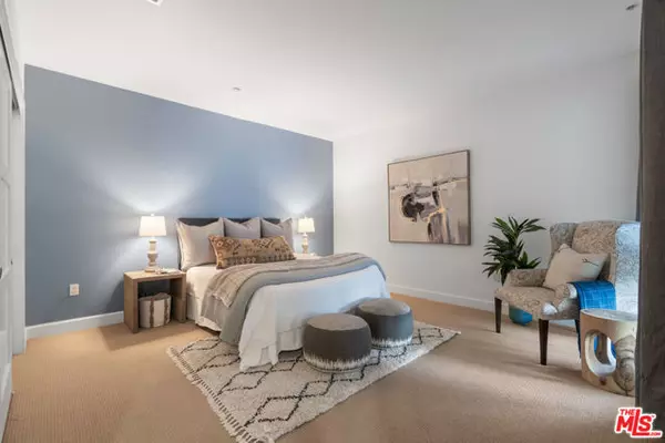 Toluca Lake (los Angeles), CA 91602,10878 Bloomfield Street #210