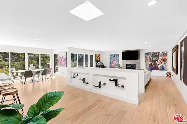 Studio City (los Angeles), CA 91604,3866 Alta Mesa Drive