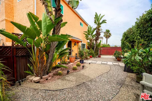 Los Angeles, CA 90016,2045 Claudina Avenue