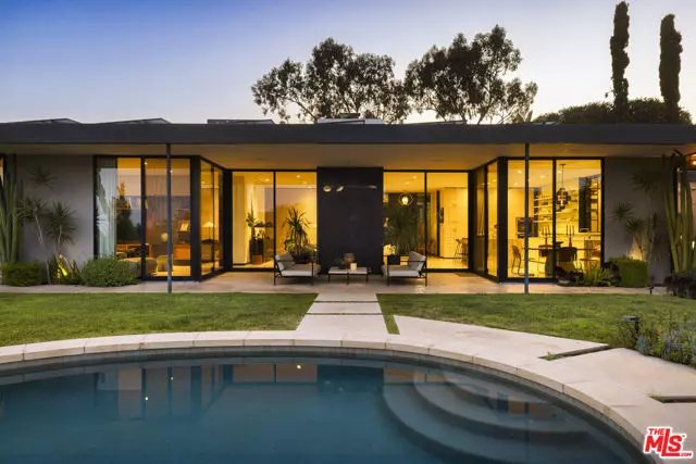 Los Angeles, CA 90068,3306 Deronda Drive