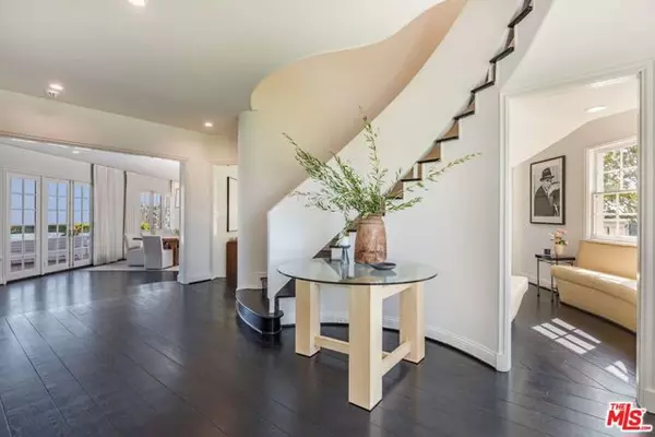 Beverly Hills, CA 90210,1600 Summitridge Drive