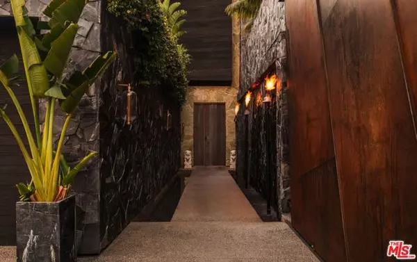 Los Angeles, CA 90046,1851 N Stanley Avenue