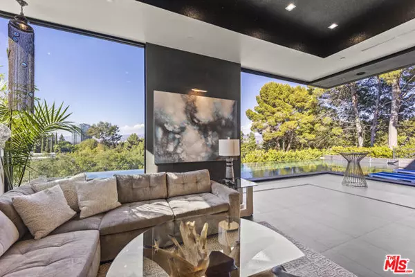 Los Angeles, CA 90068,3712 Broadlawn Drive