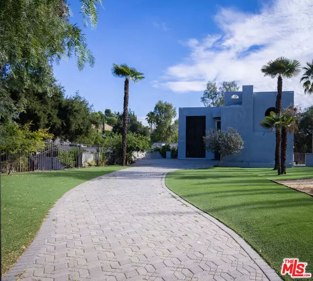 21329 Mulholland Drive, Woodland Hills (los Angeles), CA 91364