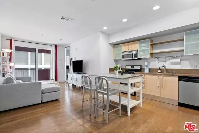 Los Angeles, CA 90017,1234 Wilshire Boulevard #433