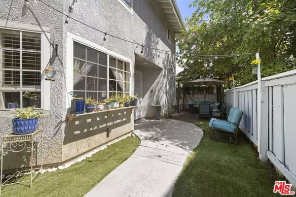 Reseda (los Angeles), CA 91335,18987 Gault Street