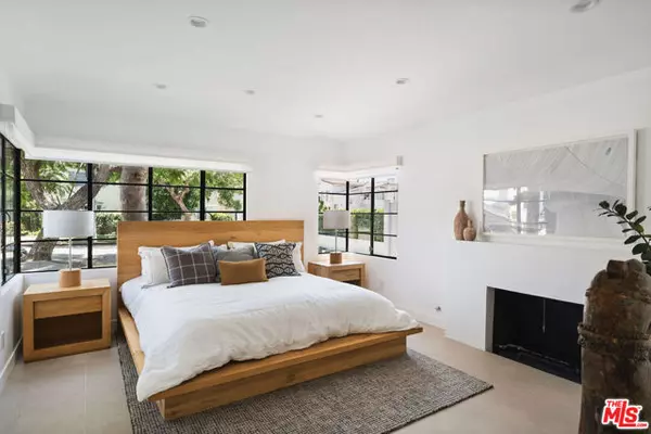 Los Angeles, CA 90019,1133 S Cochran Avenue