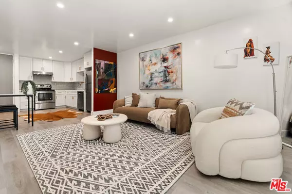 Los Angeles, CA 90004,532 N Rossmore Avenue #107