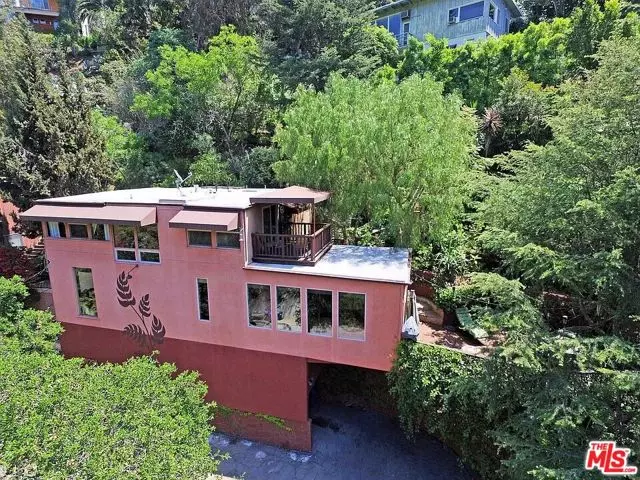 Los Angeles, CA 90046,8296 Gould Avenue