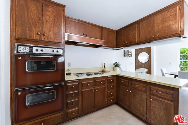 884 Boxthorn Avenue, Newbury Park (thousand Oaks), CA 91320