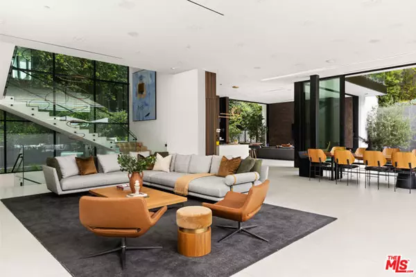 Los Angeles, CA 90069,1488 Rising Glen Road