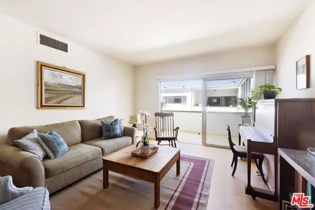 521 Montana Avenue #305, Santa Monica, CA 90403