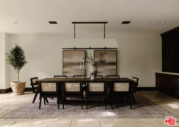 Beverly Hills, CA 90210,9301 Cherokee Lane