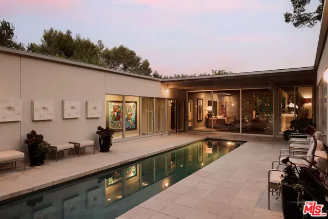 840 N Kenter Avenue, Los Angeles, CA 90049