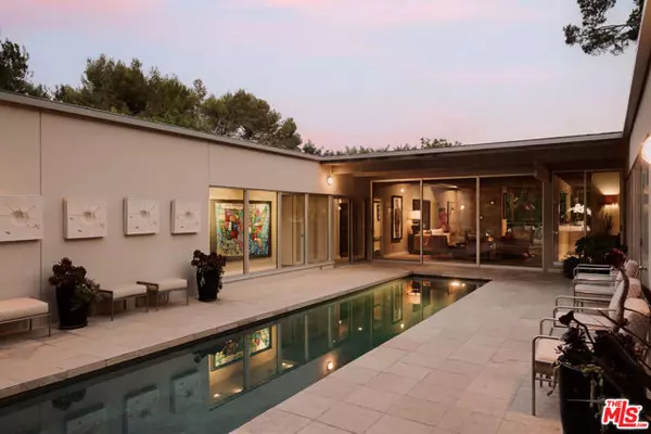 840 N Kenter Avenue, Los Angeles, CA 90049