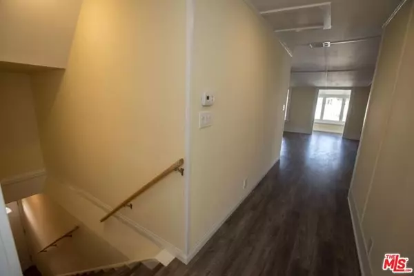 Los Angeles, CA 90037,1075 Leighton Avenue