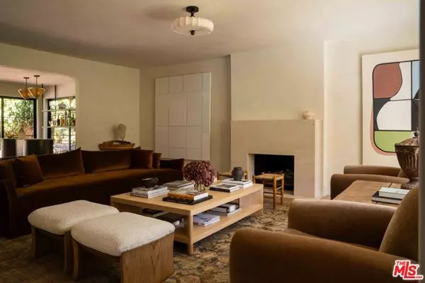 Los Angeles, CA 90069,1364 Londonderry Place