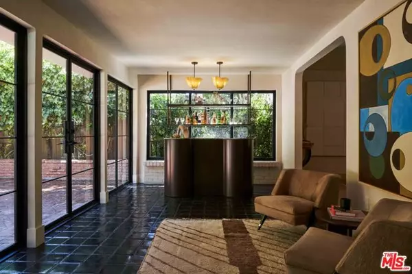 Los Angeles, CA 90069,1364 Londonderry Place