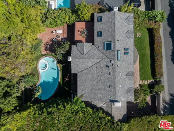 Los Angeles, CA 90069,1364 Londonderry Place