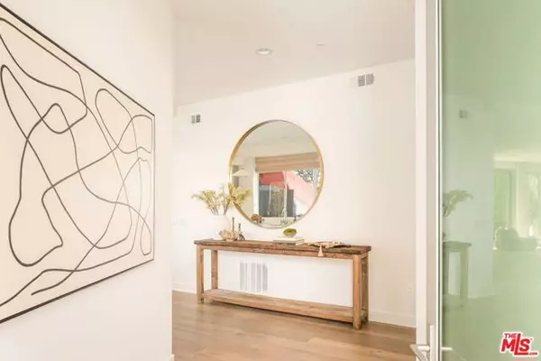 West Hollywood, CA 90048,616 N Croft Avenue #1