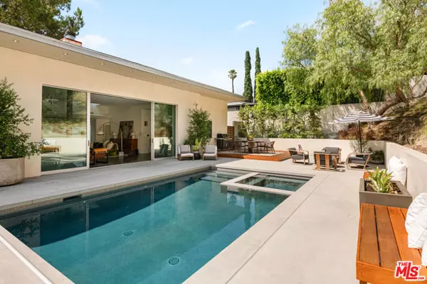 8137 Amor Road, Los Angeles, CA 90046