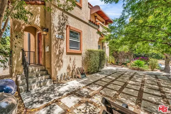 Los Angeles, CA 90019,1073 S Mansfield Avenue