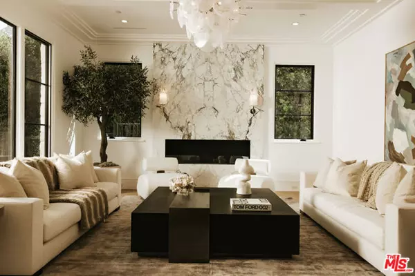 Los Angeles, CA 90049,169 N Saltair Avenue