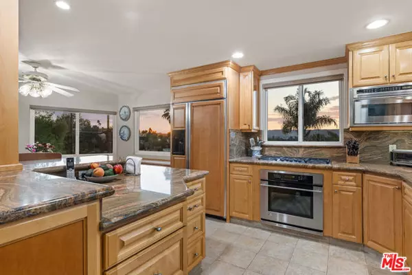 Woodland Hills (los Angeles), CA 91364,5335 Medina Road