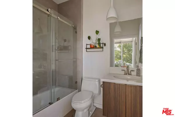 Los Angeles, CA 90039,3543 Casitas Avenue