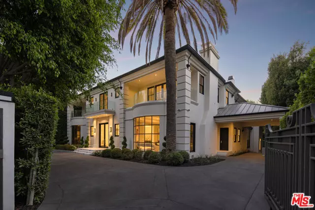 Beverly Hills, CA 90210,917 N Crescent Drive