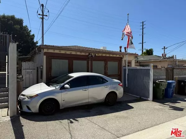 Los Angeles, CA 90066,4978 S Centinela Avenue