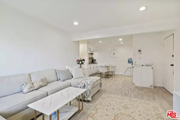 Agoura Hills, CA 91301,28915 Thousand Oaks Boulevard #186