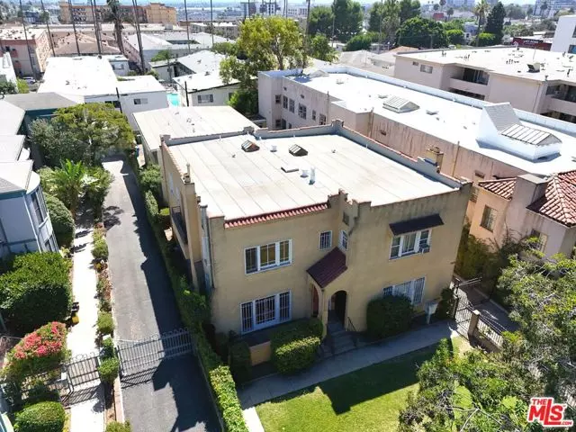 5418 Franklin Avenue, Los Angeles, CA 90027